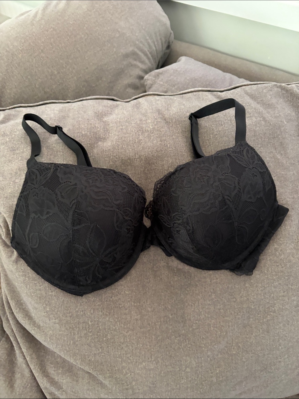 Lace Underwire Bra with Molded Cups - Black